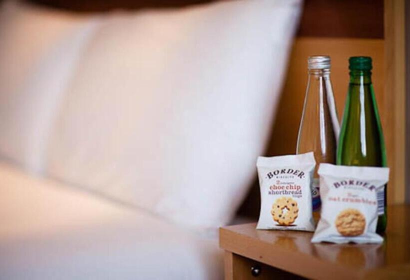 اتاق سوپریور, Leonardo Derby