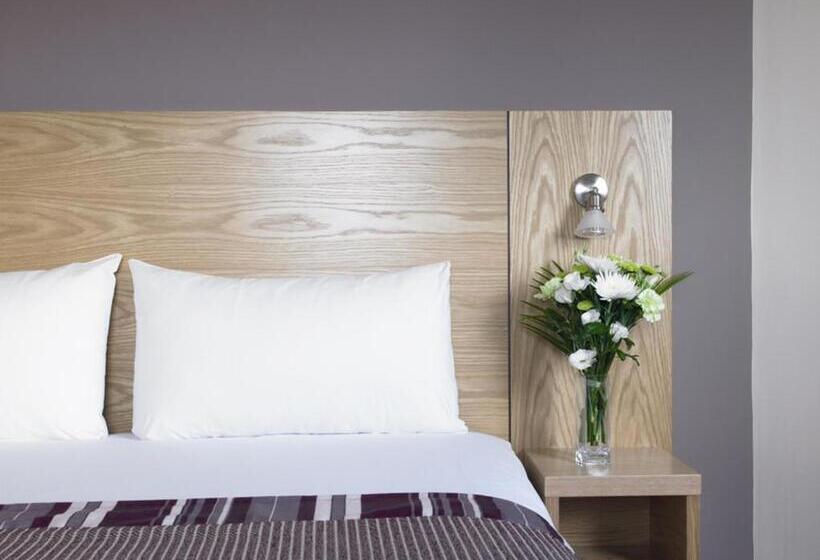 اتاق سوپریور, Leonardo Derby