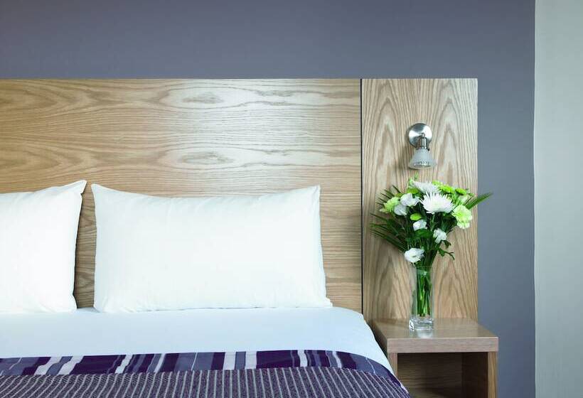 اتاق سوپریور, Leonardo Derby