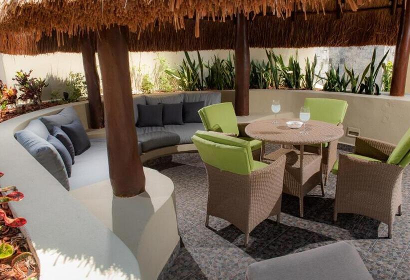 带两个卧室的顶楼公寓, Maya Villa Condo Hotel And Beachclub