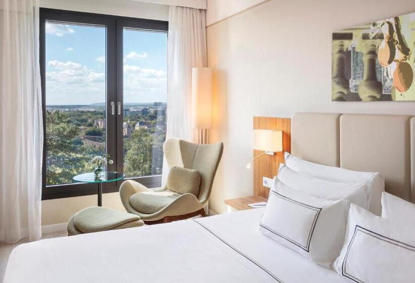 اتاق استاندارد با چشم‌انداز شهر, Melia Luxembourg