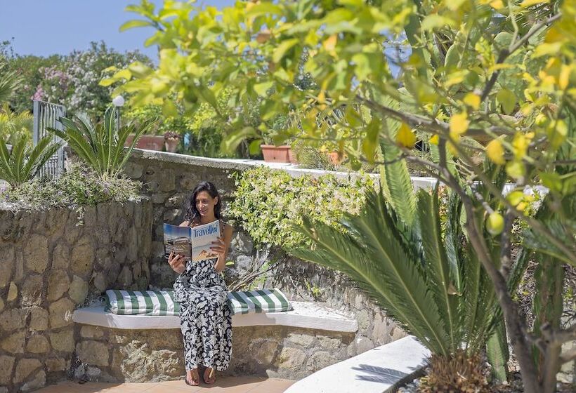 غرفة ديلوكس مطلّة علي البحر, Punta Imperatore