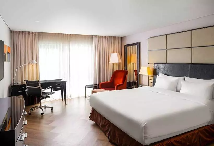 سوییت جونیور, Radisson Blu Hotel Bucharest