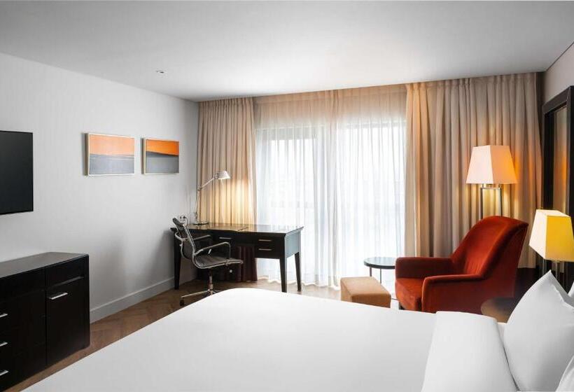 سوییت جونیور, Radisson Blu Hotel Bucharest