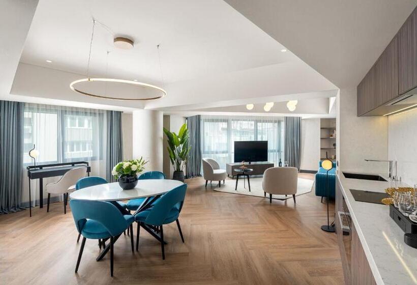 سوئیت اجرایی با تخت کینگ, Radisson Blu Hotel Bucharest