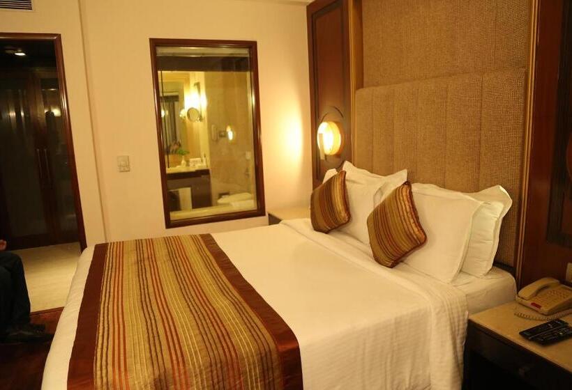 غرفة ديلوكس, The Acura Bmk