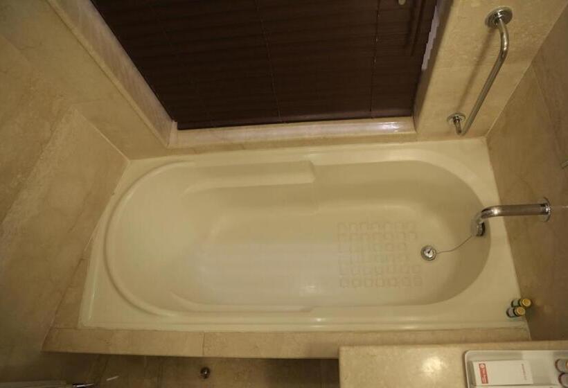 غرفة تنفيذية, The Acura Bmk