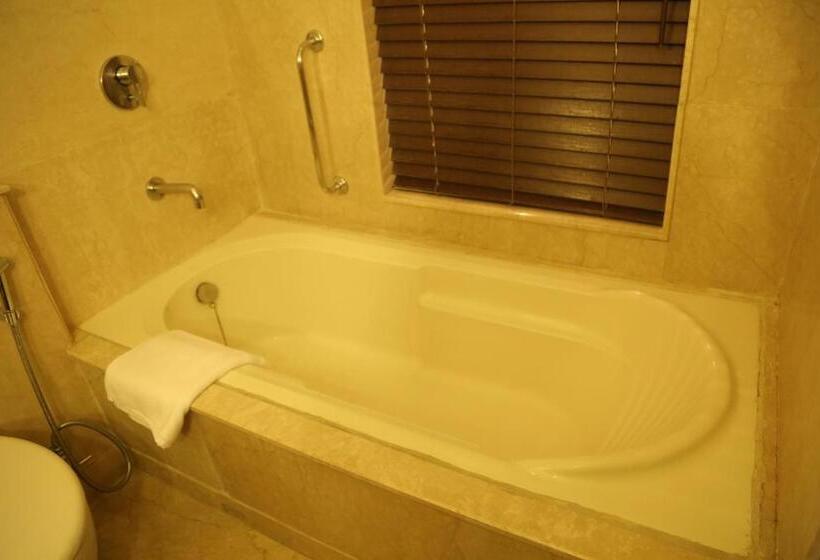 غرفة تنفيذية, The Acura Bmk