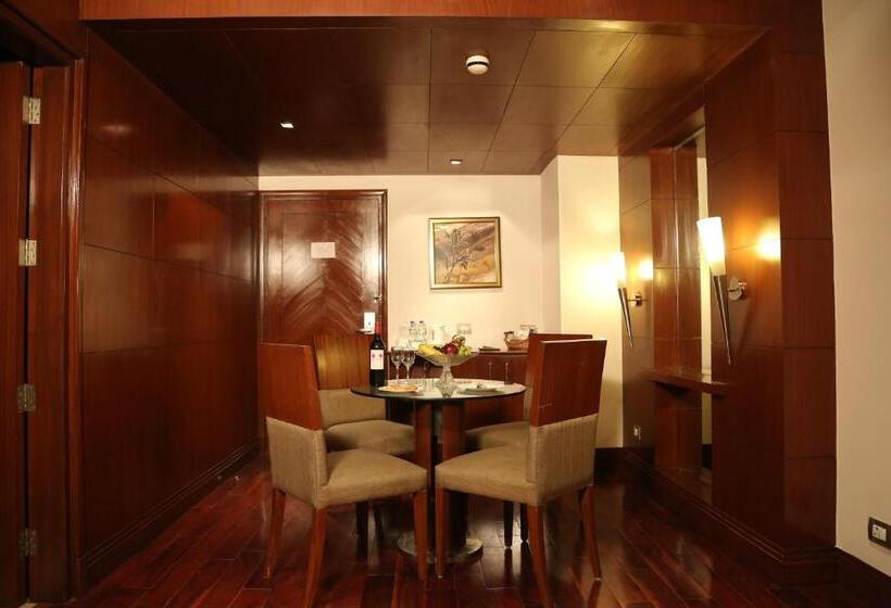 جناح, The Acura Bmk