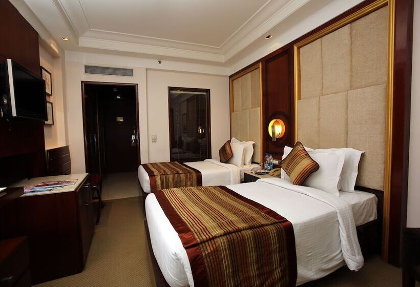 غرفة ديلوكس, The Acura Bmk