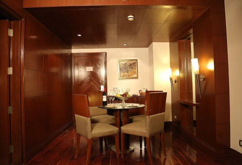 جناح, The Acura Bmk