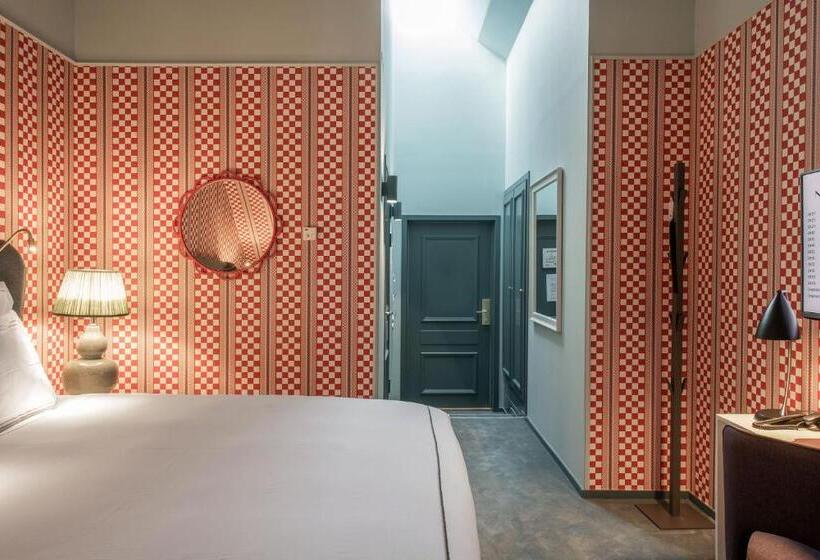 스탠다드 룸, The Sparrow