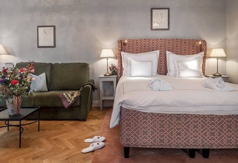 주니어 스위트, The Sparrow