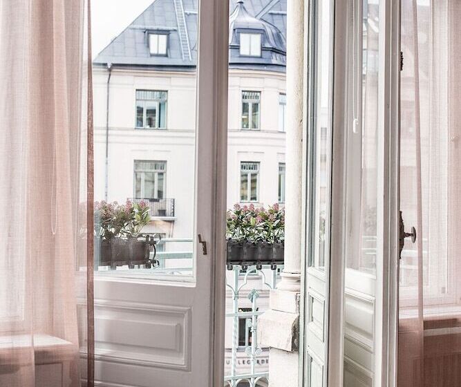 주니어 스위트, The Sparrow