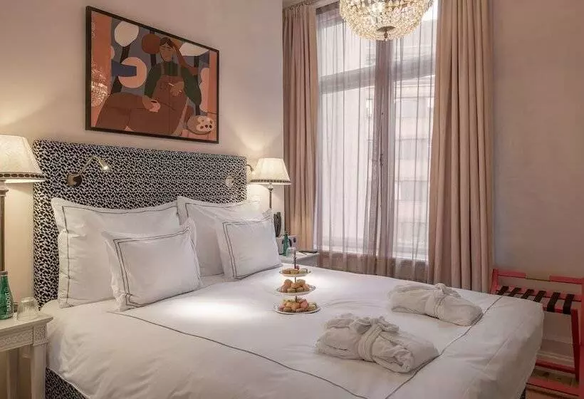 スーペリアールーム, The Sparrow