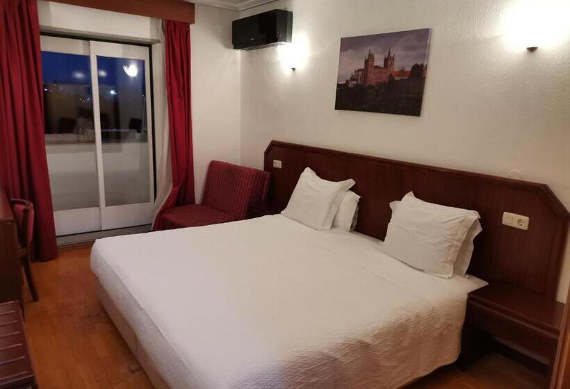 غرفة قياسية, Turismo Miranda