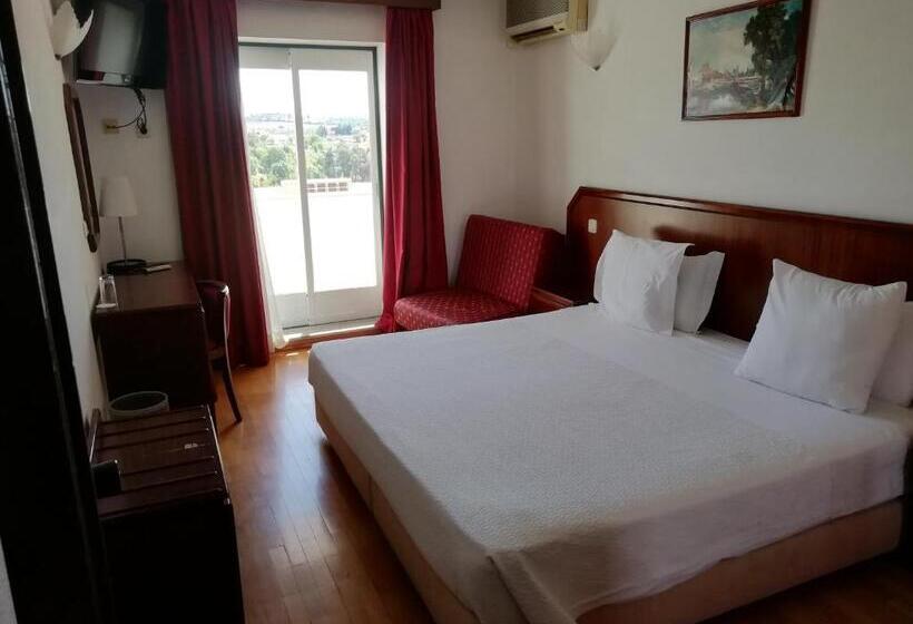 غرفة قياسية, Turismo Miranda