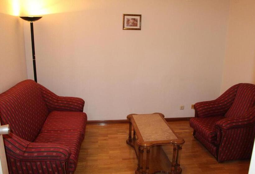 جناح, Turismo Miranda