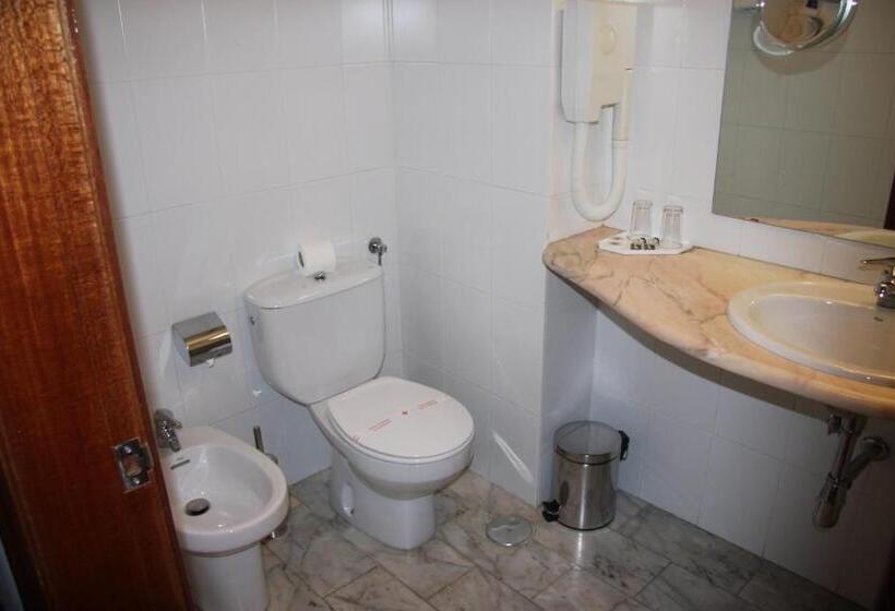 غرفة عائلية, Turismo Miranda