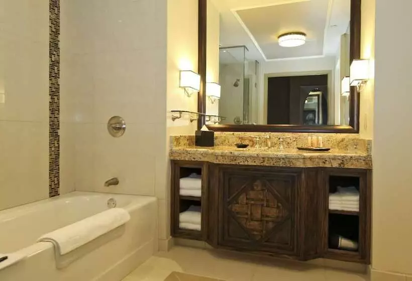 キングサイズベッドのデラックスルーム, L’auberge Casino Resort Lake Charles
