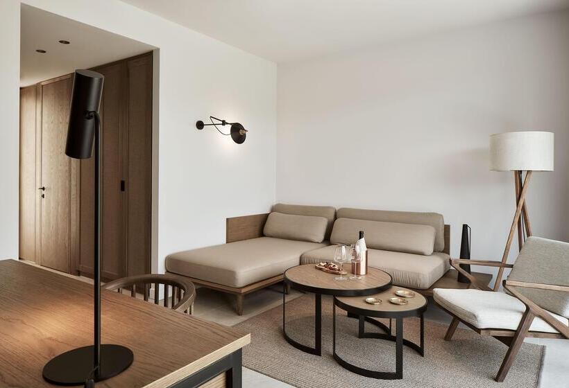 オーシャンビュースイート, The Olivar Suites