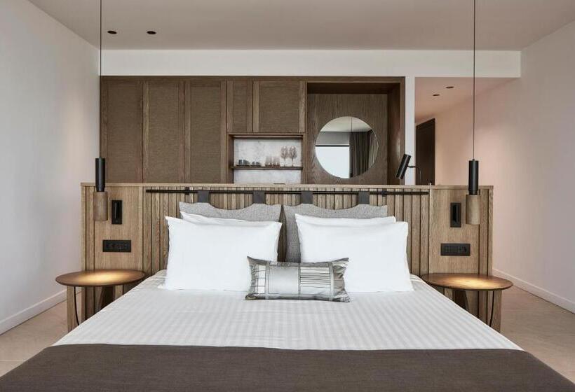 オーシャンビュースイート, The Olivar Suites