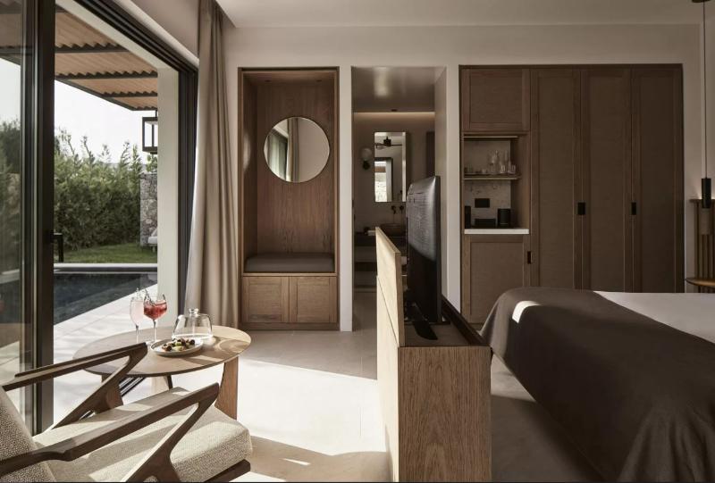 Люкс с Бассейном, The Olivar Suites