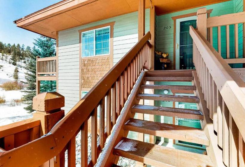 2ベッドルームハウス, Revett Retreat