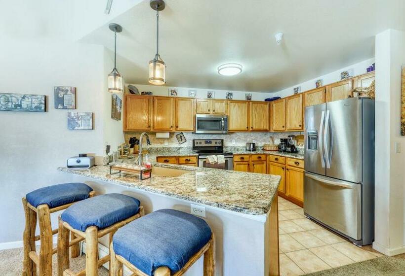 2ベッドルームハウス, Revett Retreat