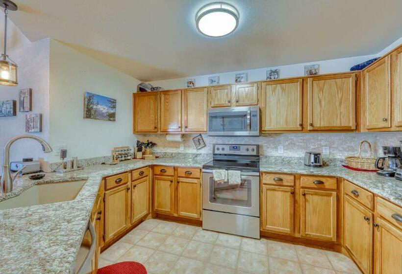 2ベッドルームハウス, Revett Retreat