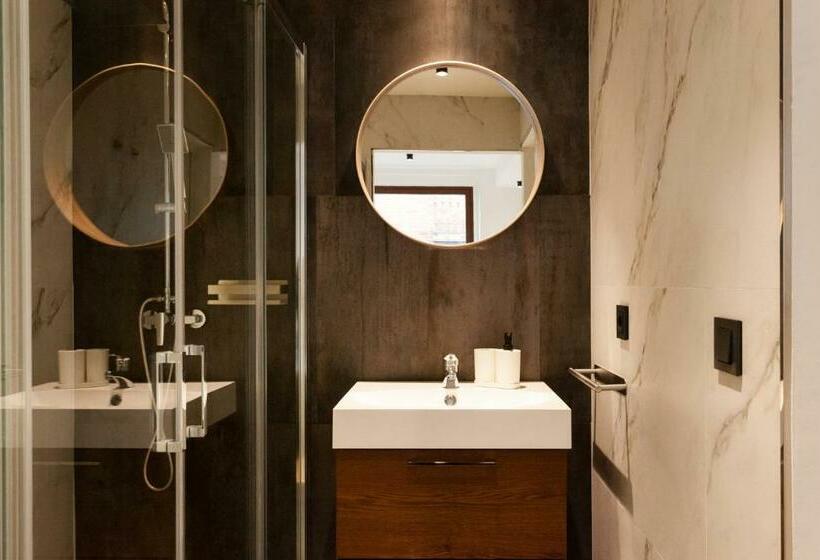 اتاق استاندارد, Welldone Sierpes Boutique