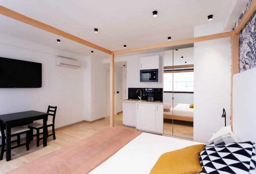 اتاق لوکس با تخت بزرگ, Welldone Sierpes Boutique