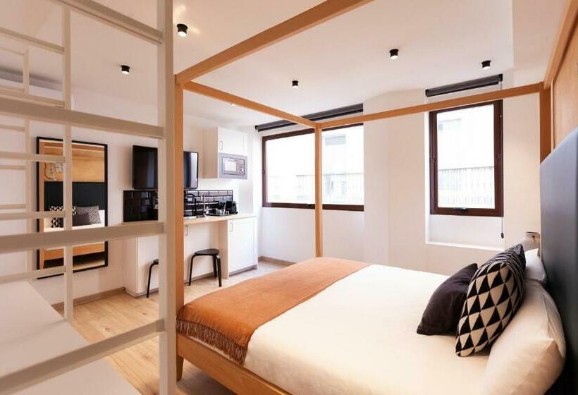 اتاق لوکس با تخت بزرگ, Welldone Sierpes Boutique