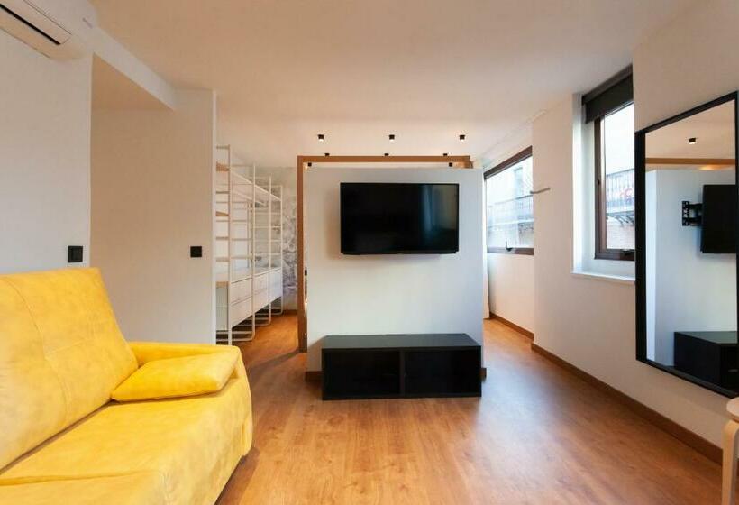 اتاق پرمیوم, Welldone Sierpes Boutique