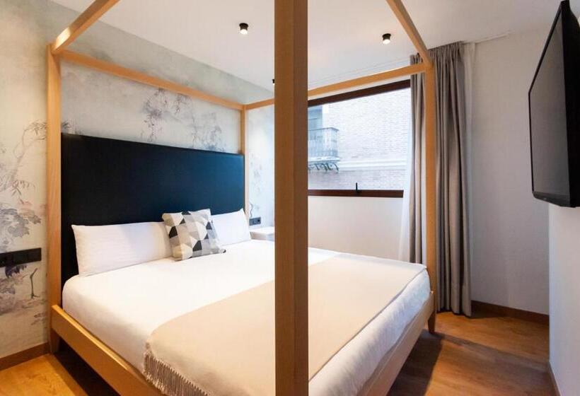 اتاق پرمیوم, Welldone Sierpes Boutique