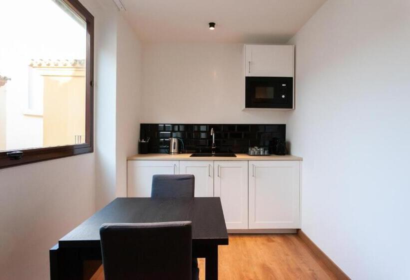 اتاق پرمیوم, Welldone Sierpes Boutique