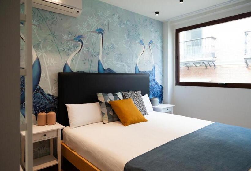 اتاق اجرایی سه نفره, Welldone Sierpes Boutique