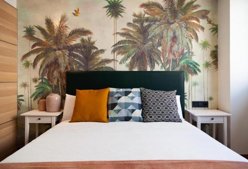 اتاق اجرایی سه نفره, Welldone Sierpes Boutique