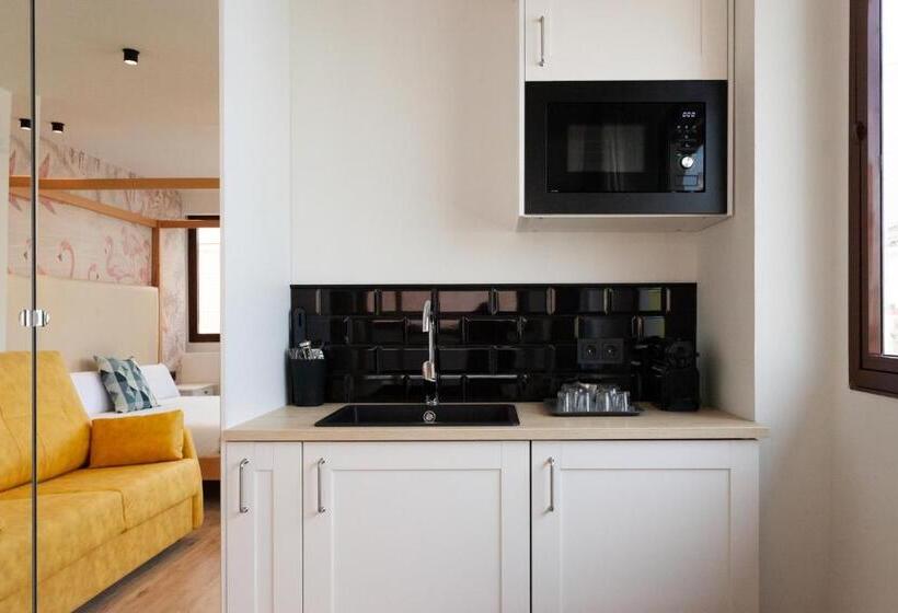 اتاق سوپریور, Welldone Sierpes Boutique