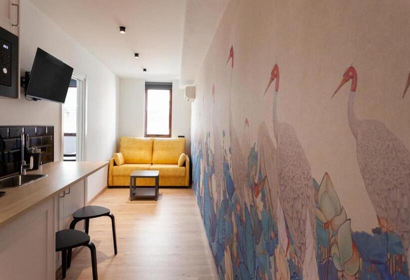 سوییت جونیور, Welldone Sierpes Boutique