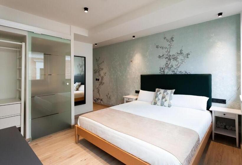 سوییت جونیور, Welldone Sierpes Boutique