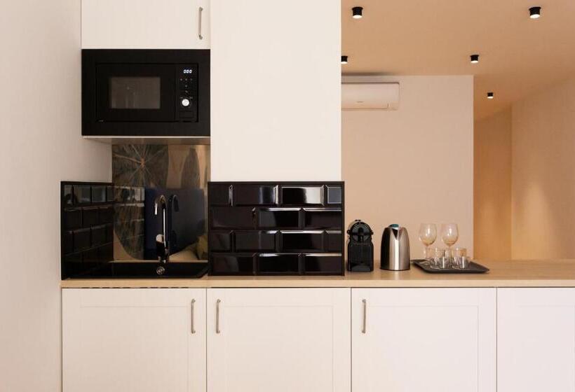 سوییت, Welldone Sierpes Boutique