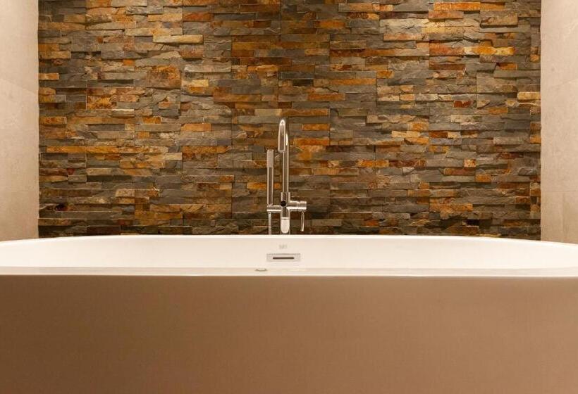 سوئیت با تخت بزرگ, Welldone Sierpes Boutique