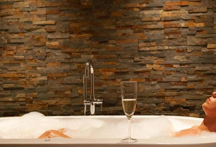 سوئیت با تخت بزرگ, Welldone Sierpes Boutique