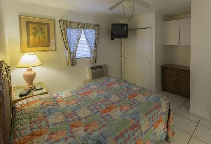 スタンダードスタジオ, Richard S Motel Extended Stay