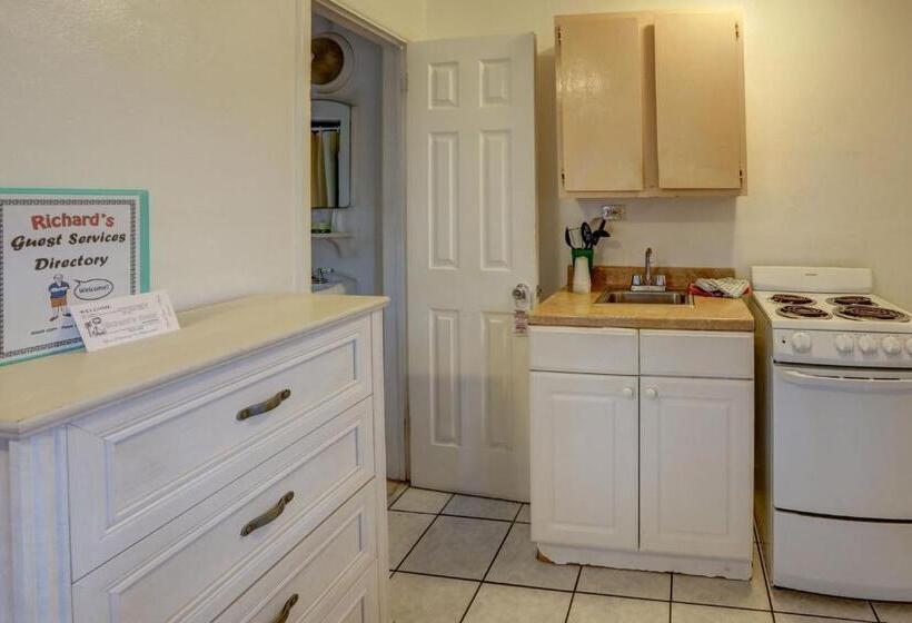 إستوديو قياسى, Richard S Motel Extended Stay