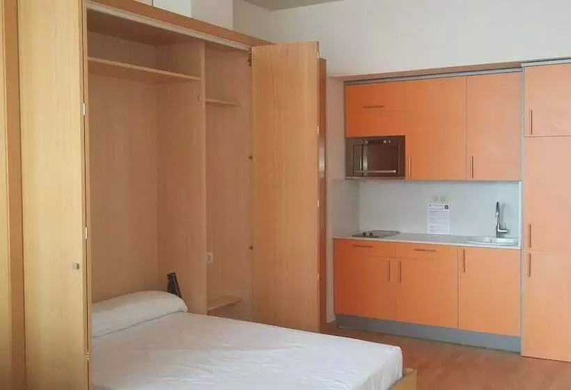 استودیوی استاندارد, Aparthotel Wellness