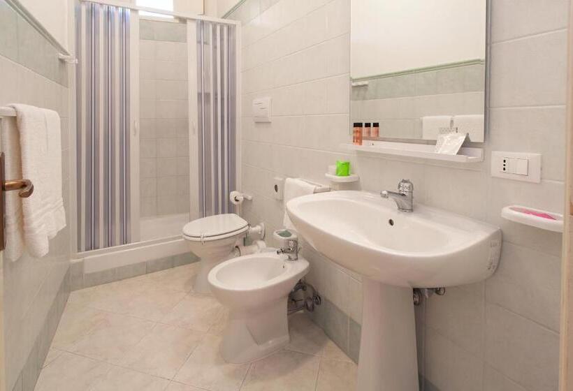 اتاق کلاسیک سه تخته, B&b Al Piazza Marina