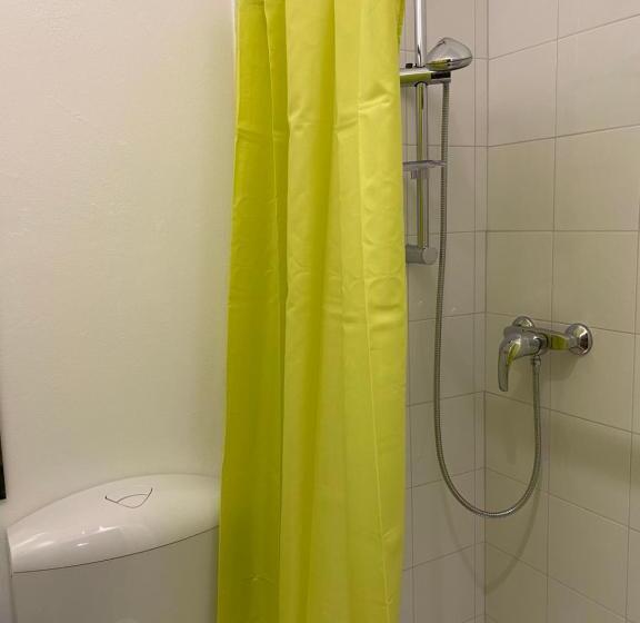 غرفة إقتصادية, B&b Binot