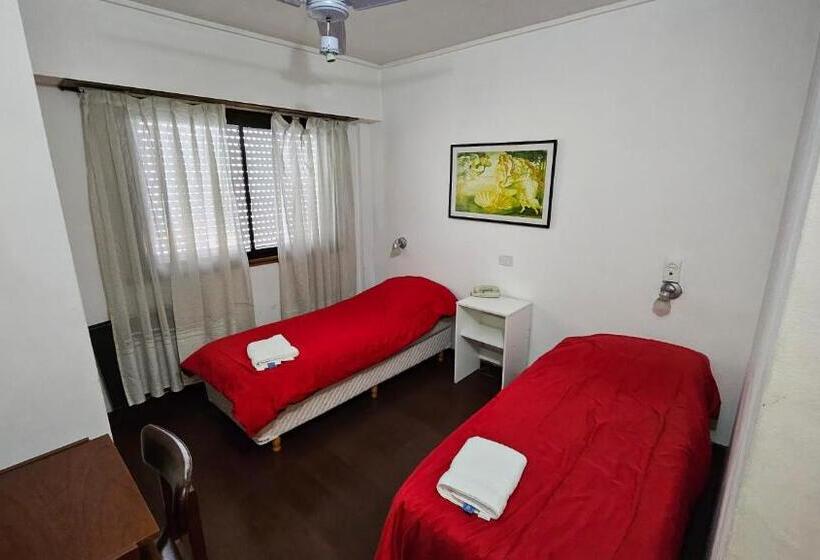 غرفة قياسية, Cosmos Hotel